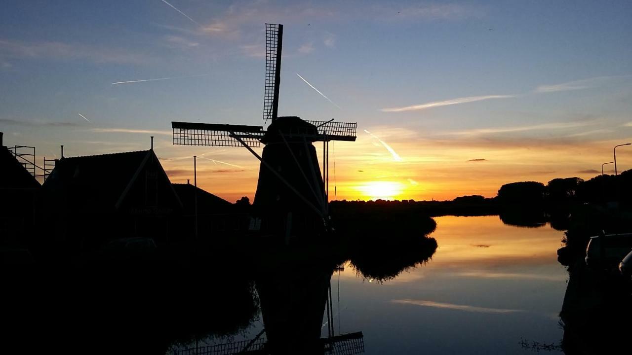 Gastenverblijf Bij De Molen Tussen Alkmaar En Hoorn Oterleek Bagian luar foto